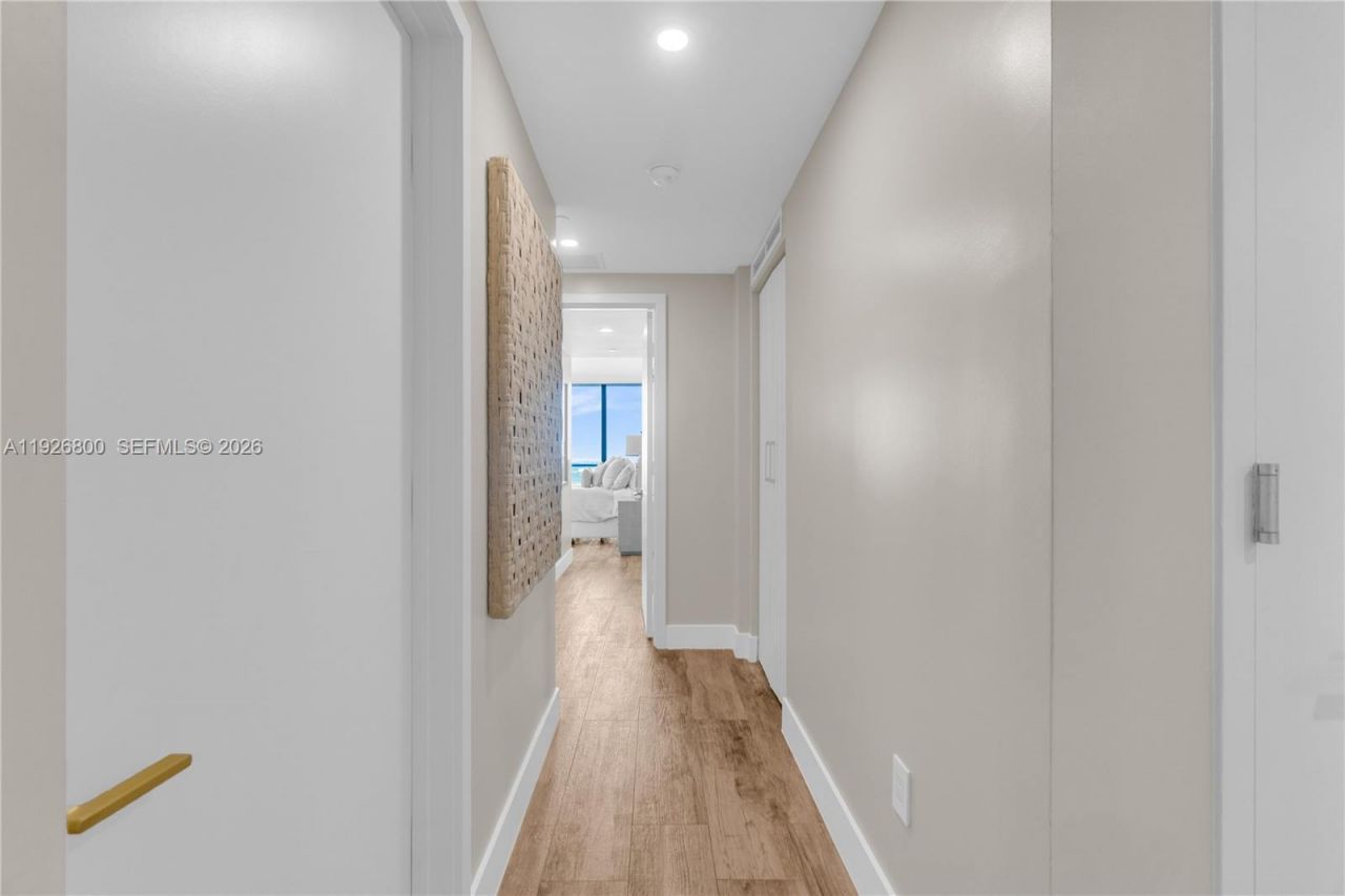 650 NE 32nd St, Unit 2901, Miami, FL 33137 Photo