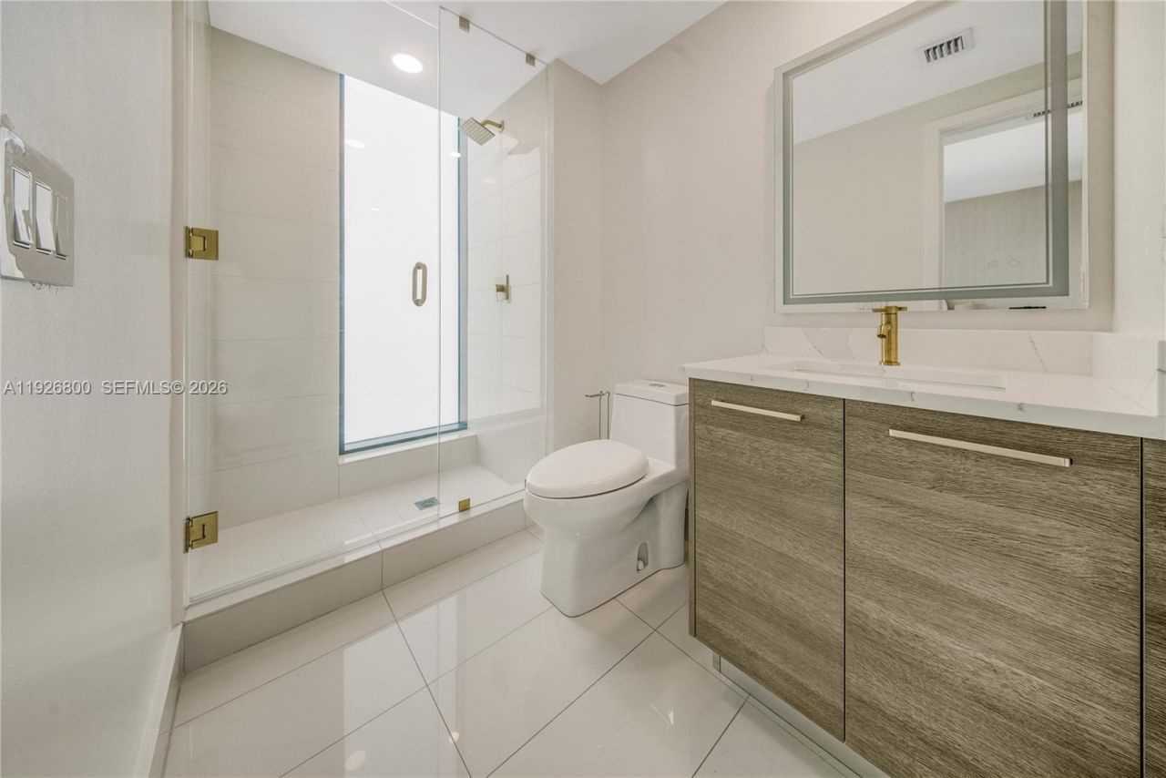 650 NE 32nd St, Unit 2901, Miami, FL 33137 Photo