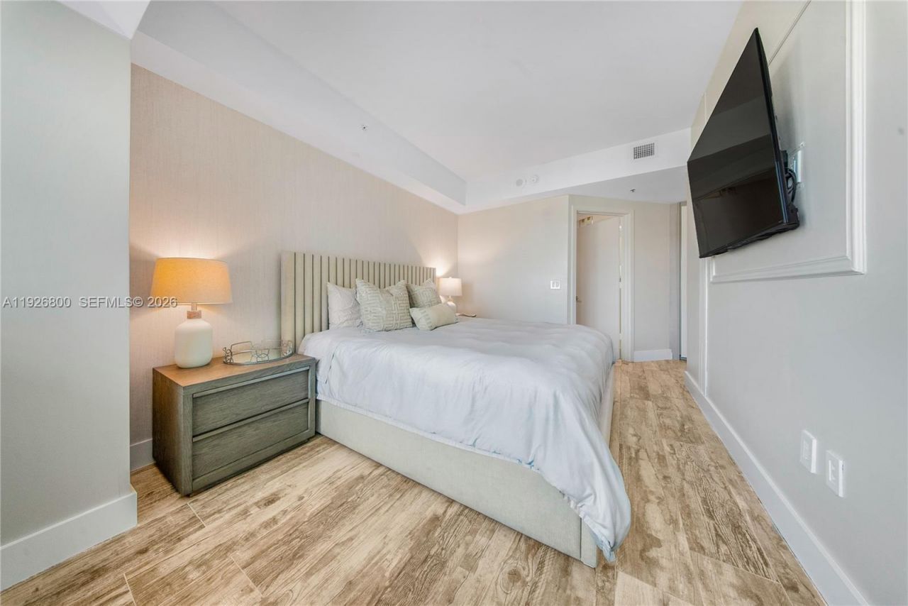 650 NE 32nd St, Unit 2901, Miami, FL 33137 Photo