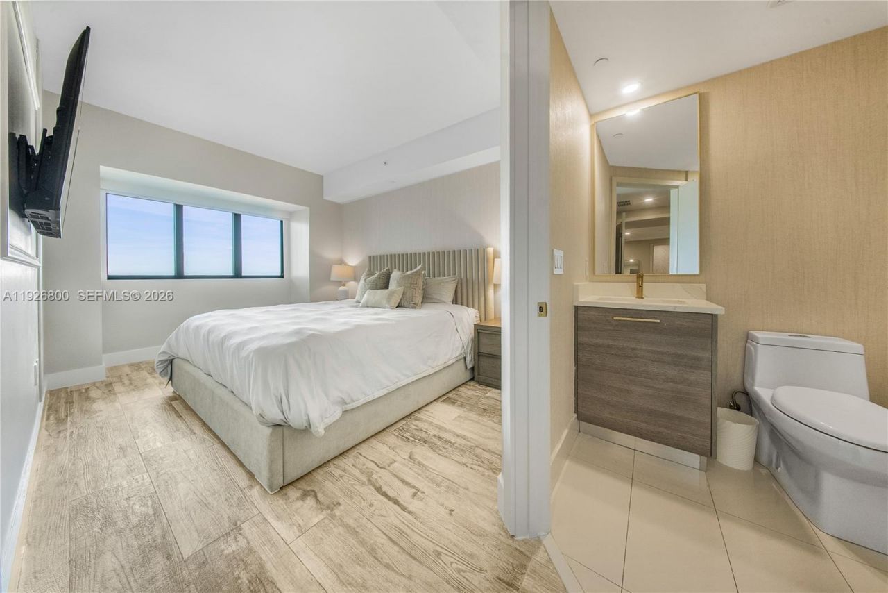 650 NE 32nd St, Unit 2901, Miami, FL 33137 Photo