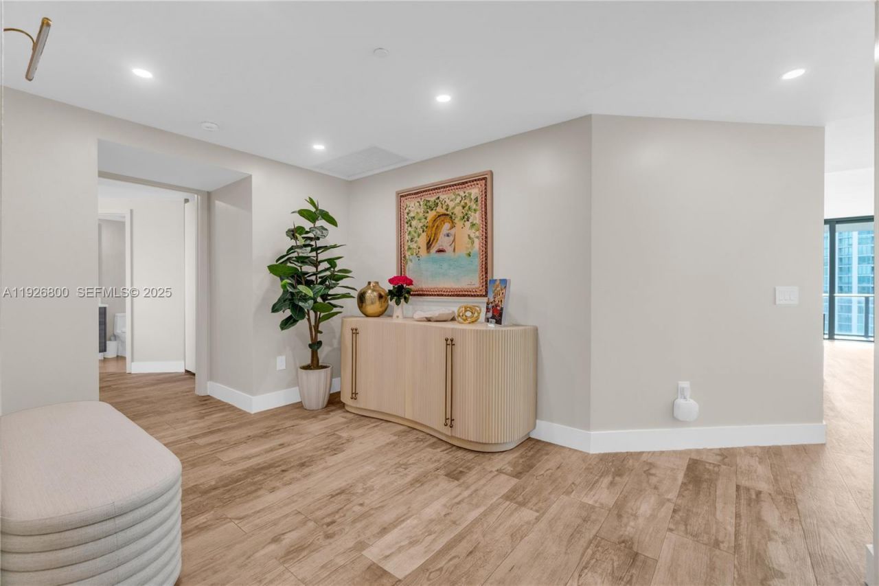 650 NE 32nd St , Unit 2901, Miami, FL 33137 Photo