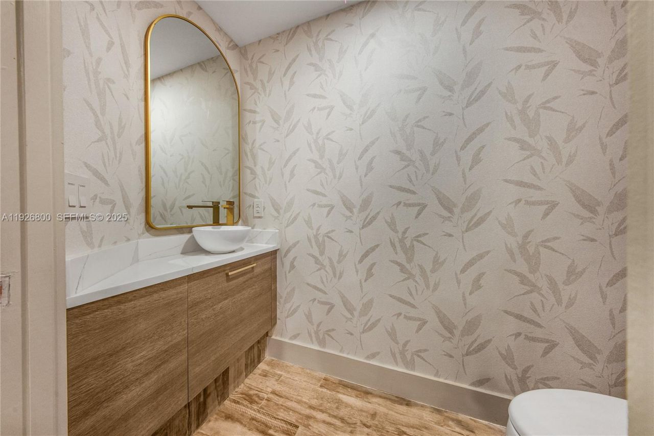 650 NE 32nd St , Unit 2901, Miami, FL 33137 Photo