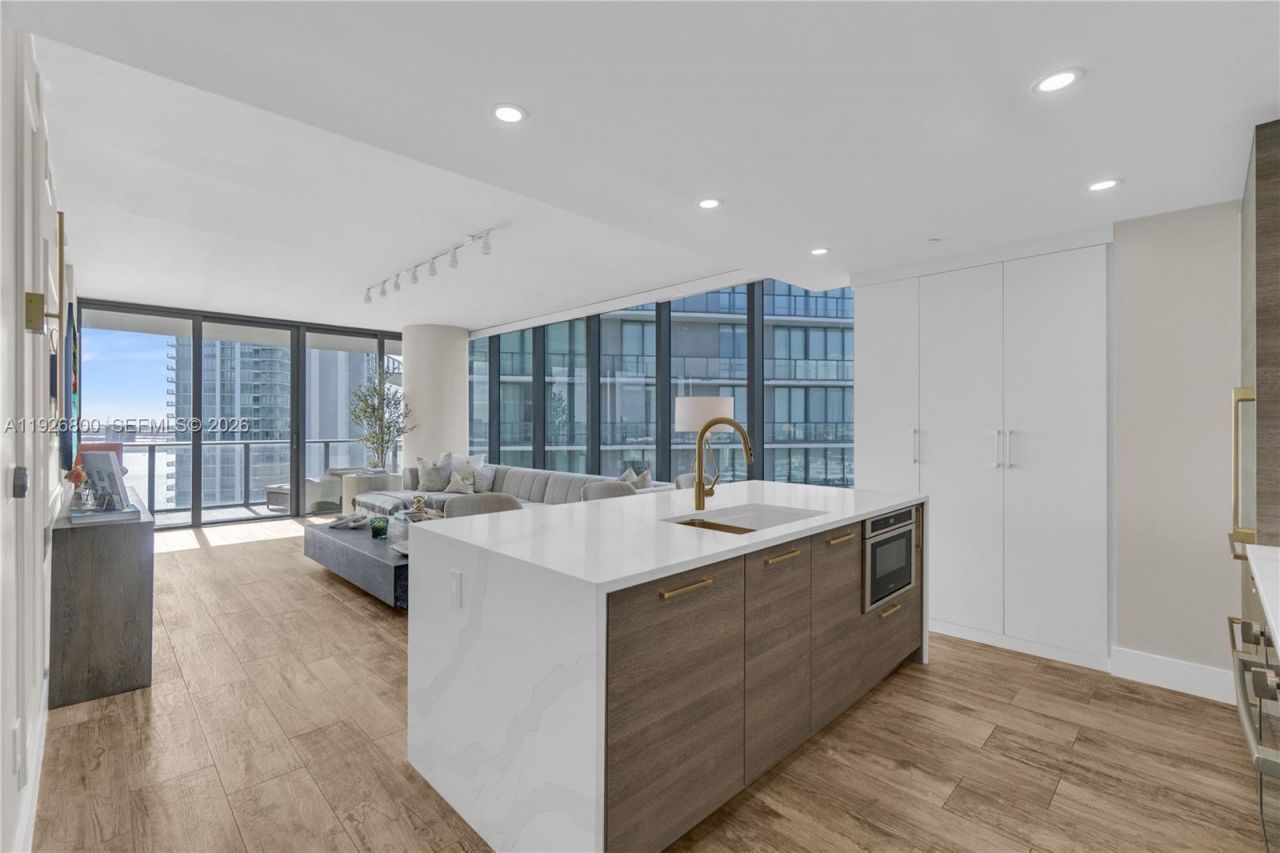 650 NE 32nd St, Unit 2901, Miami, FL 33137 Photo