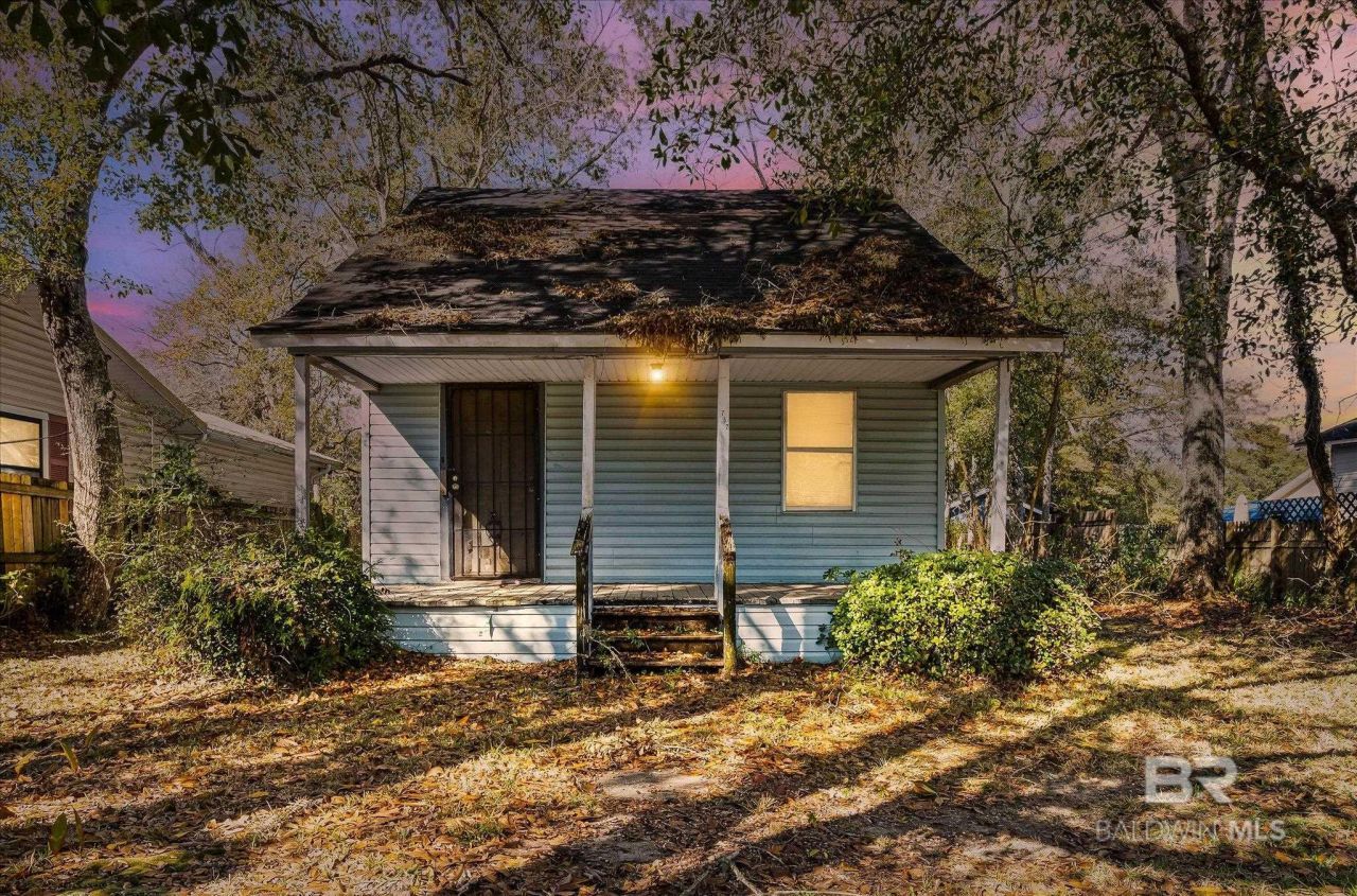 752 Elba Avenue, Mobile, AL 36612 Main Photo