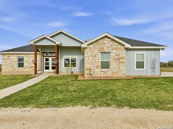 59 Greystone Hills, Uvalde, TX 78801