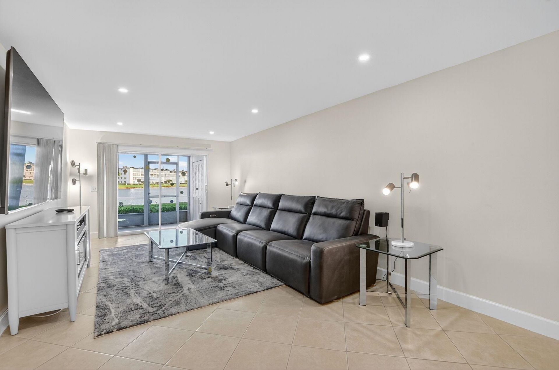 1090 Guildford E, Unit 1090, Boca Raton, FL 33434 Photo