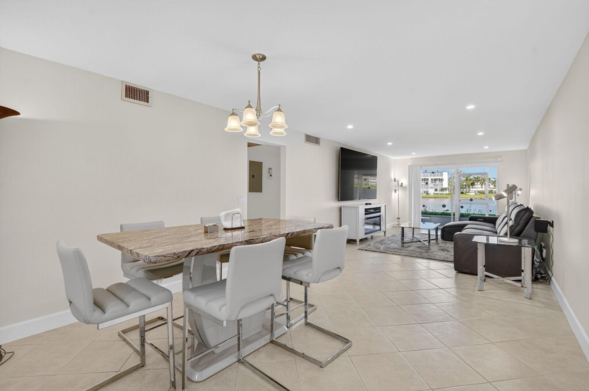 1090 Guildford E, Unit 1090, Boca Raton, FL 33434 Photo