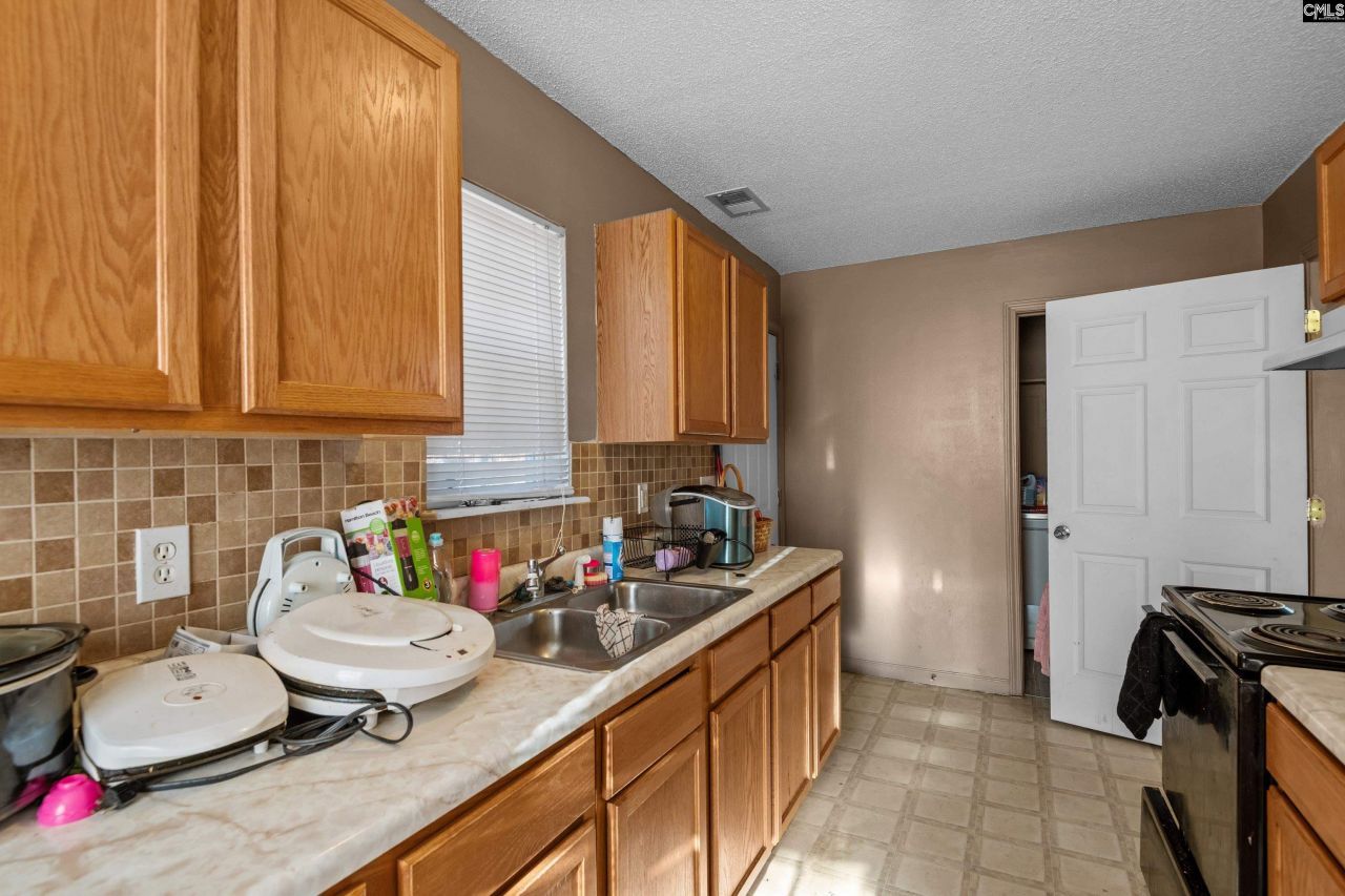 1036 Rockyknoll Drive Photo 11