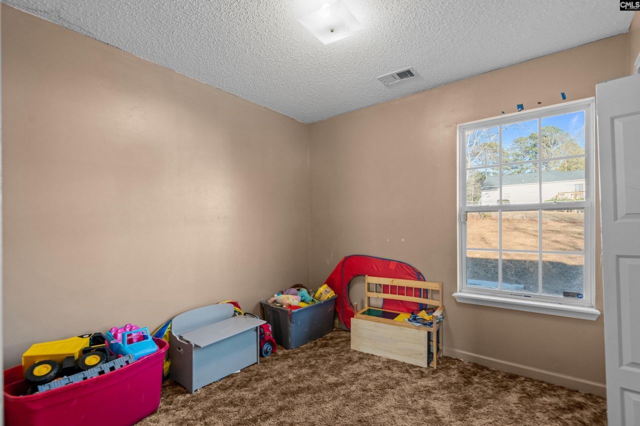 1036 Rockyknoll Drive Photo 17