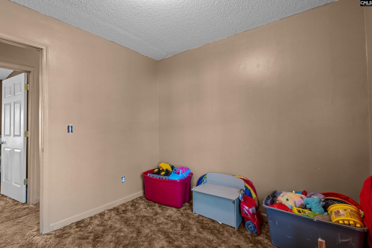 1036 Rockyknoll Drive Photo 18