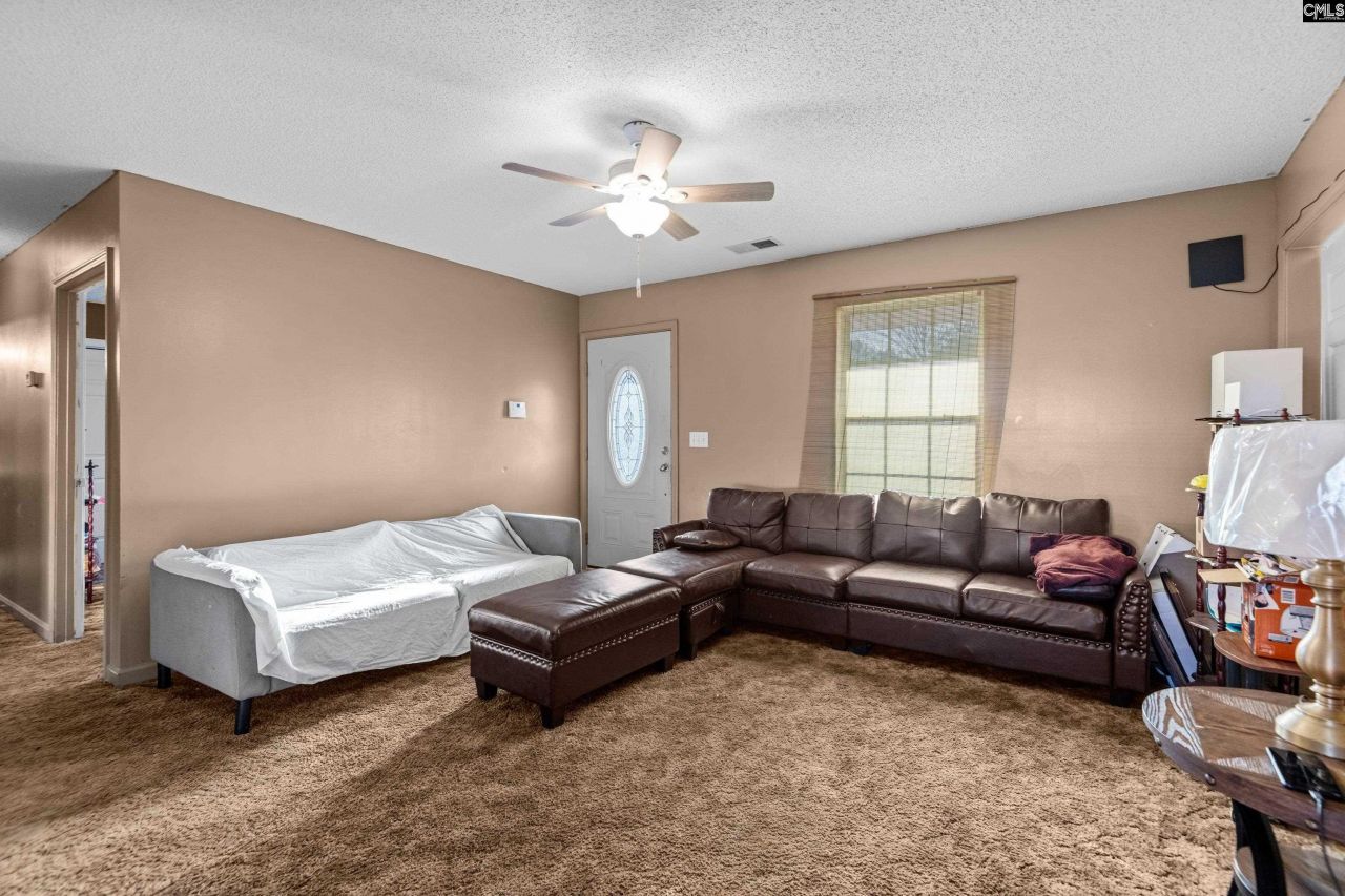 1036 Rockyknoll Drive Photo 4