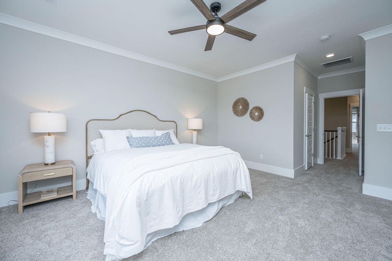 168 Clearblue Loop Photo 17