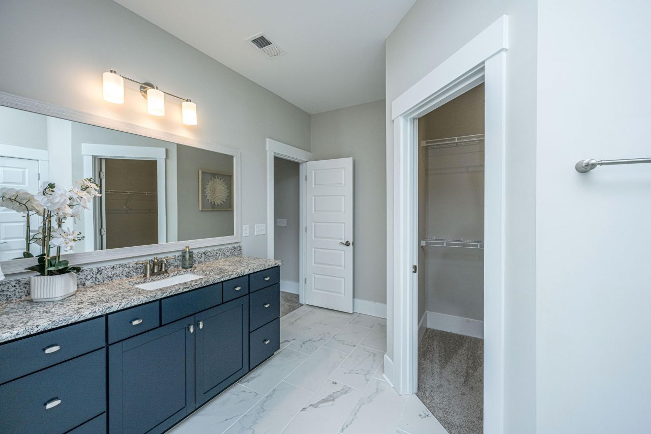 168 Clearblue Loop Photo 19