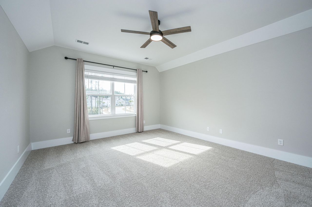 168 Clearblue Loop Photo 24