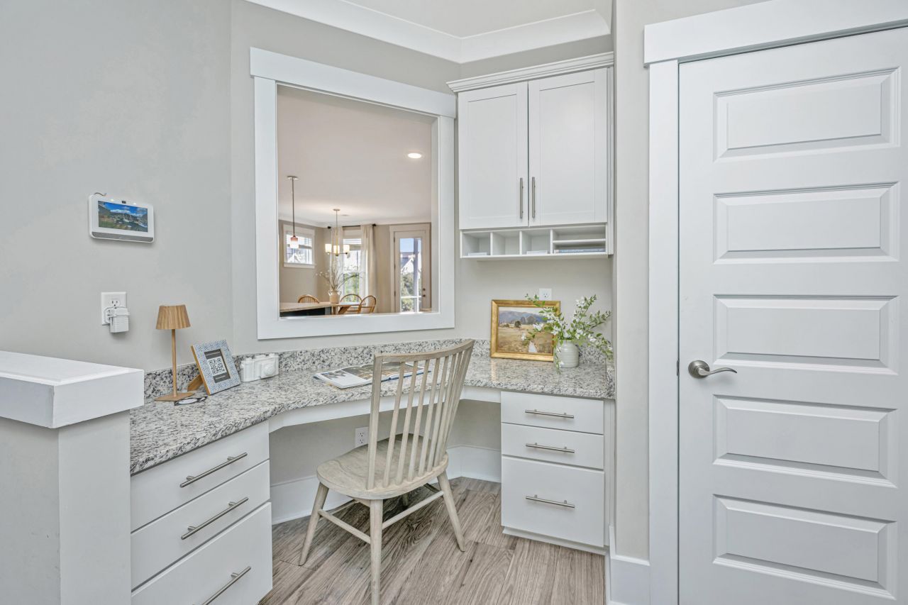 168 Clearblue Loop Photo 36