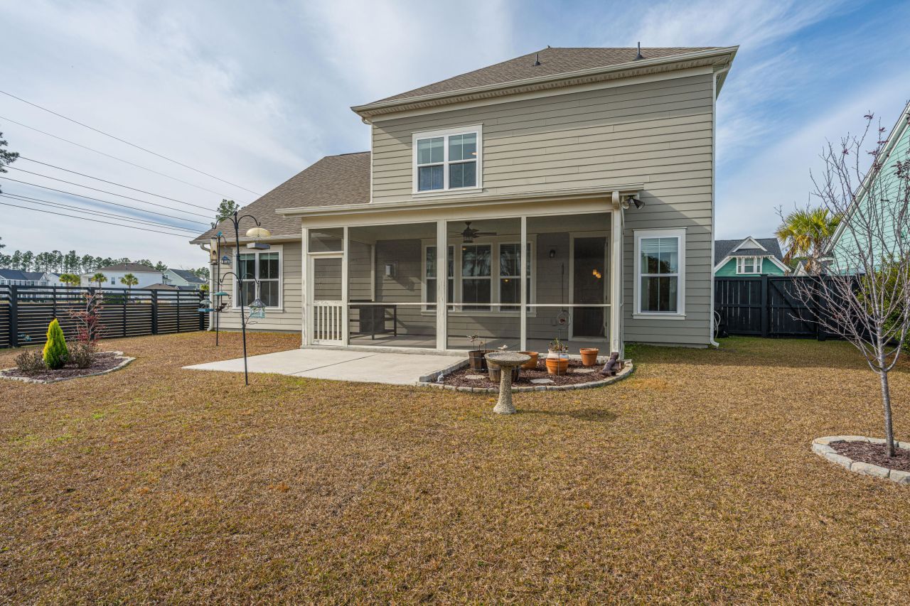 168 Clearblue Loop Photo 44