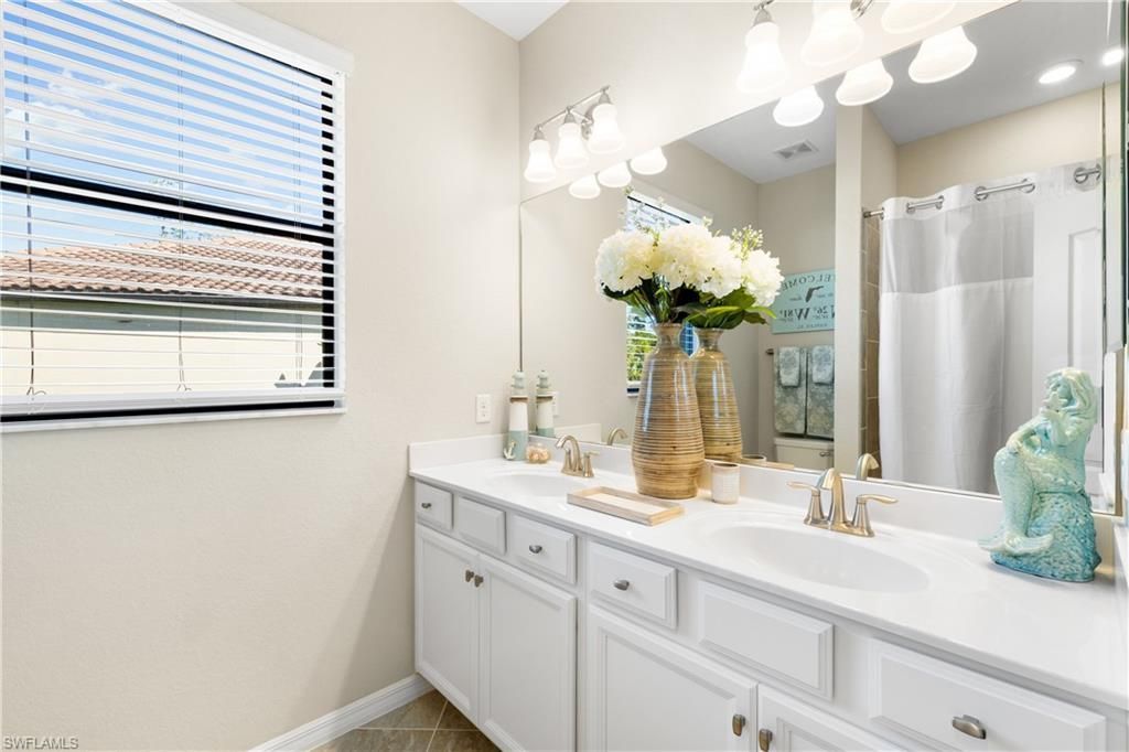 4698 Abaca Cir, Naples, FL 34119 Photo