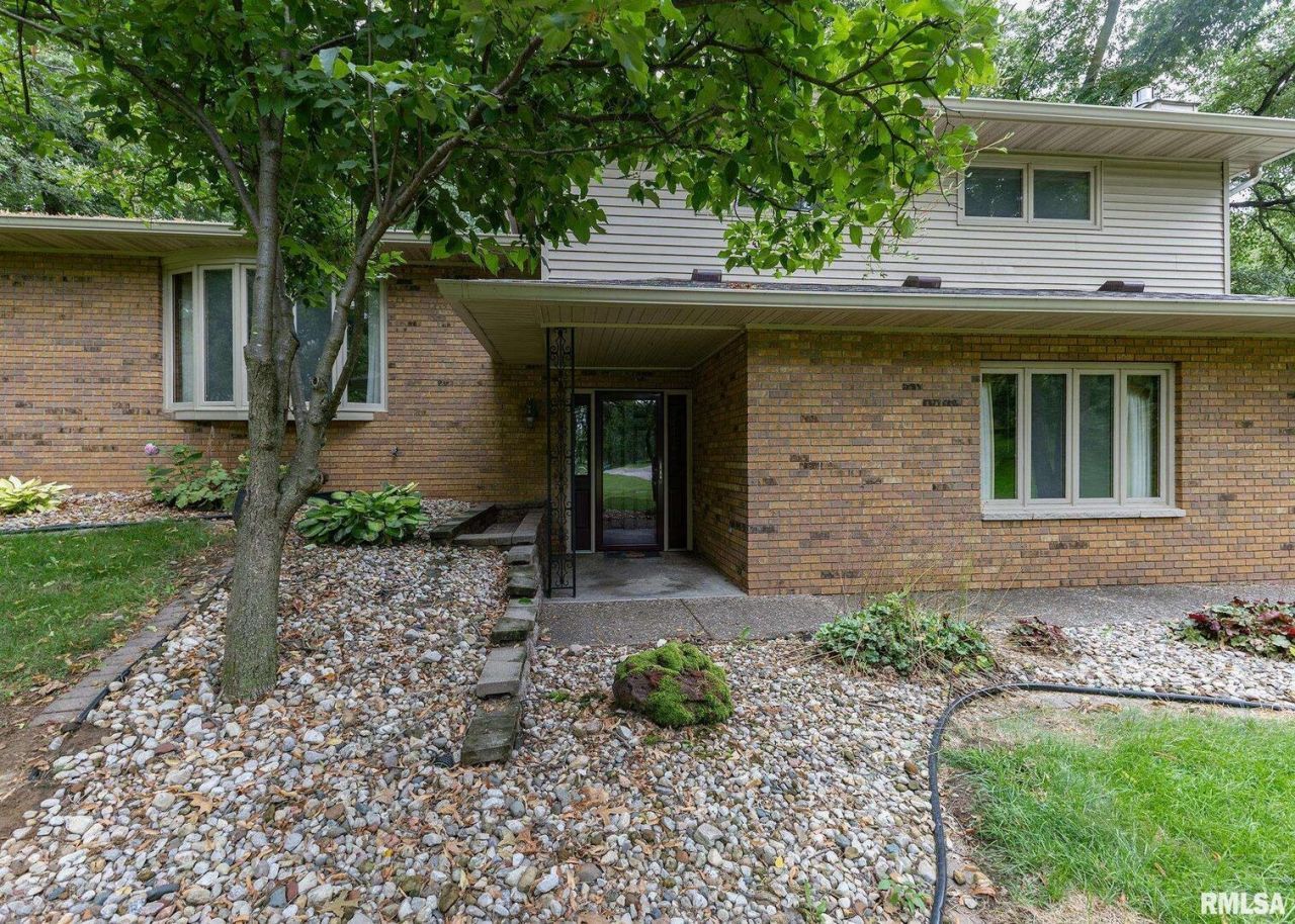 3309 Valley Drive, Geneseo, IL 61254 Main Photo