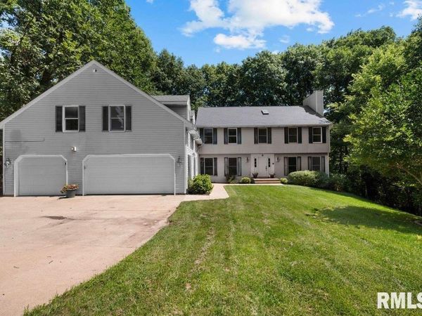 5 White Oak Court, Moline, IL 61265