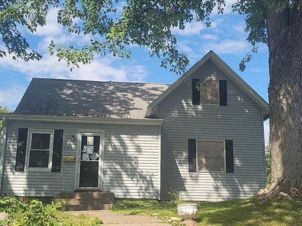 3016 CLEVELAND Street, Clinton, IA 52732