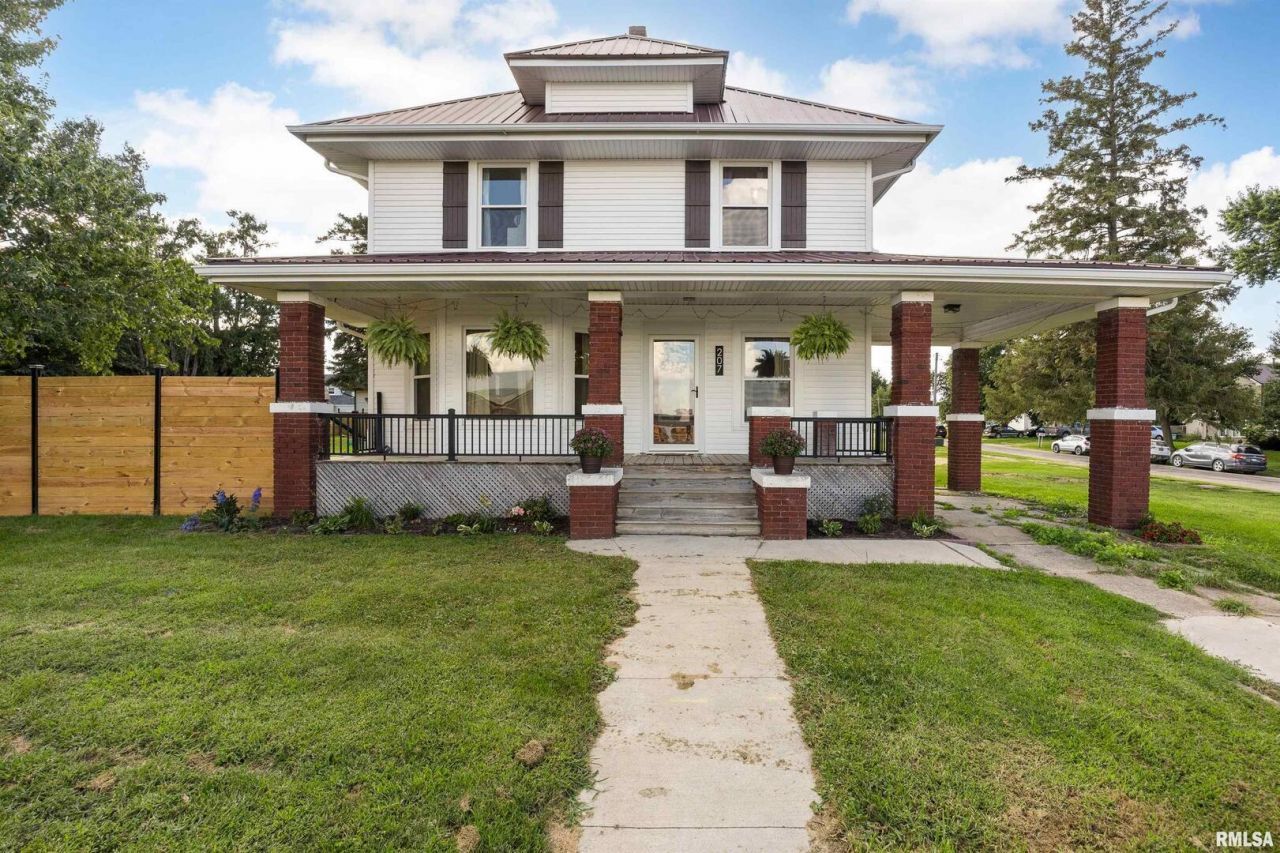 207 N Ash Street, Stanwood, IA 52337 Main Photo