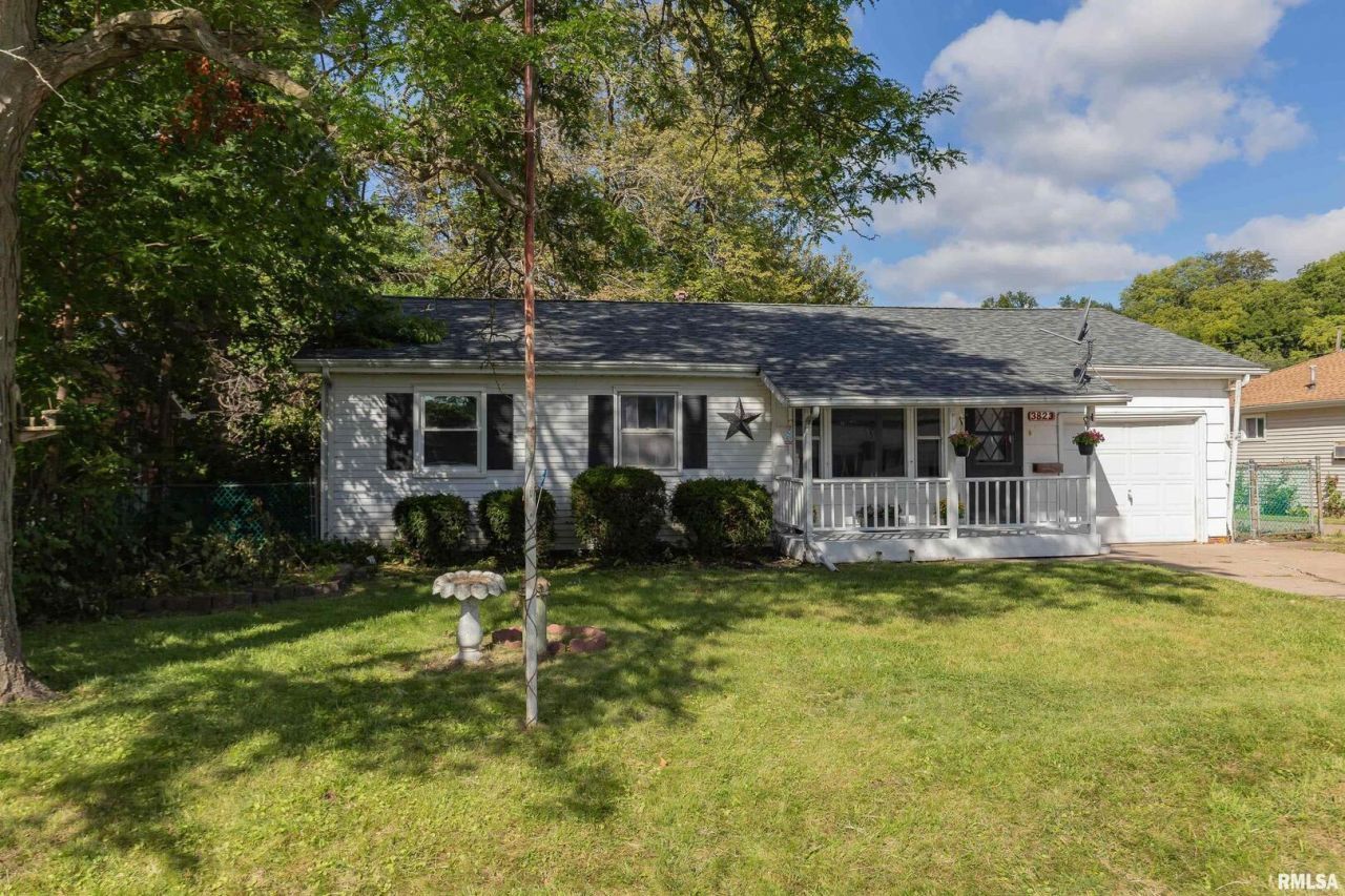 3823 15th Street, Moline, IL 61265 Main Photo