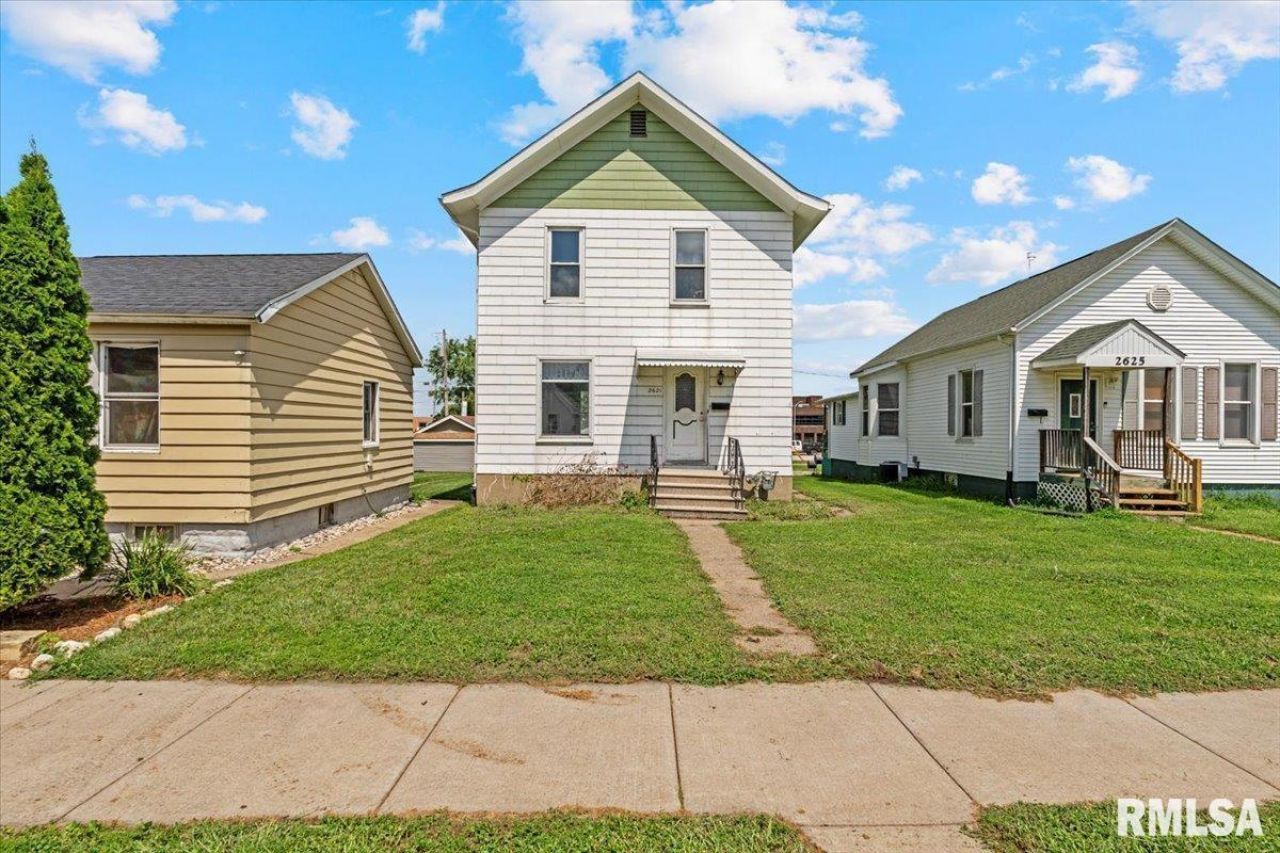 2621 5 1/2 Avenue, Rock Island, IL 61201 Main Photo