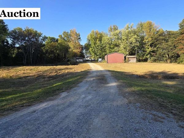 10365 E State Route 146, Buncombe, IL 62912