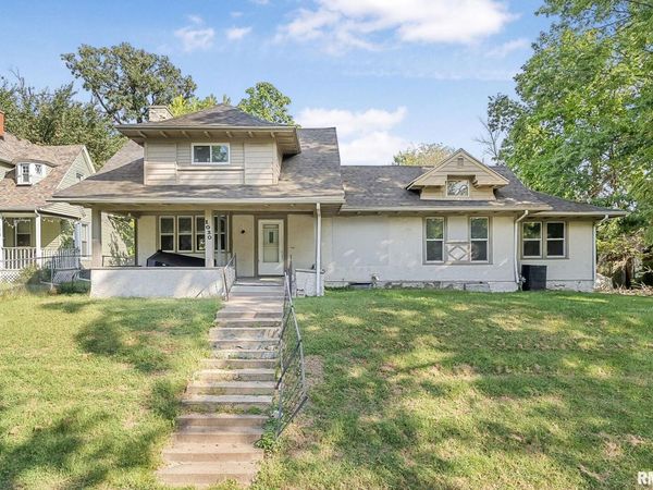 1020 E 15th St Street, Davenport, IA 52803