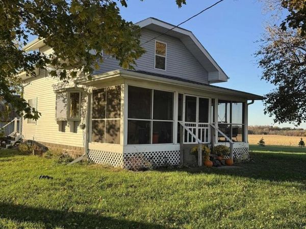 16379 N Sand Road, Fulton, IL 61252