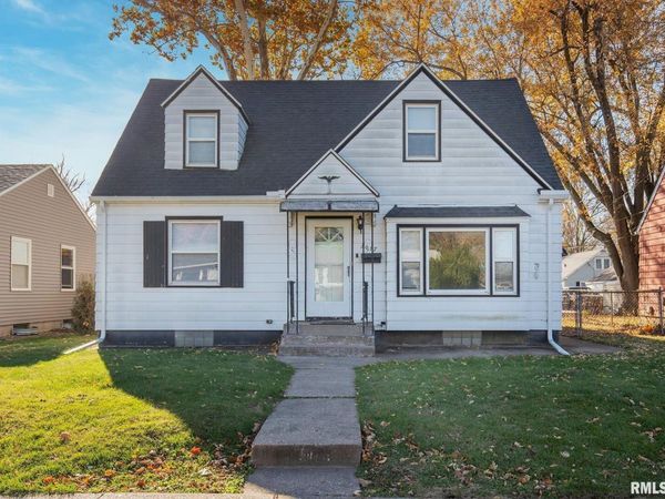 3017 BELLEVUE Avenue, Bettendorf, IA 52722
