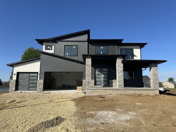 2015 KATIE Court, Davenport, IA 52807