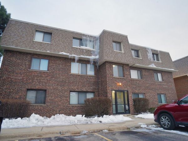 1434 Carol Court, Unit 1B, Palatine, IL 60074