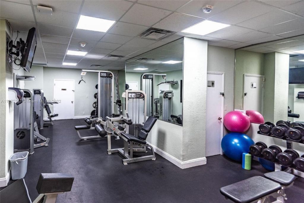 3180 S S Ocean Drive Hallandale Beach Drive, Unit 414, Hallandale Beach, FL 33009 Photo