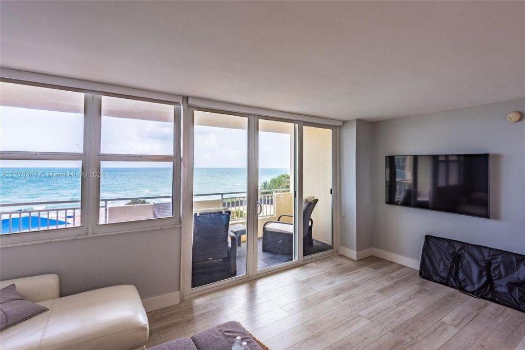 3180 S S Ocean Drive Hallandale Beach Drive, Unit 414, Hallandale Beach, FL 33009 Photo