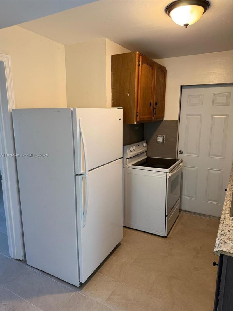 631 NW 17th Ave, Fort Lauderdale, FL 33311 Photo