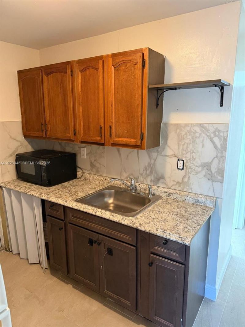 631 NW 17th Ave, Fort Lauderdale, FL 33311 Photo