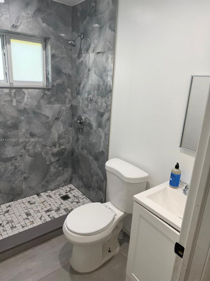 631 NW 17th Ave, Fort Lauderdale, FL 33311 Photo