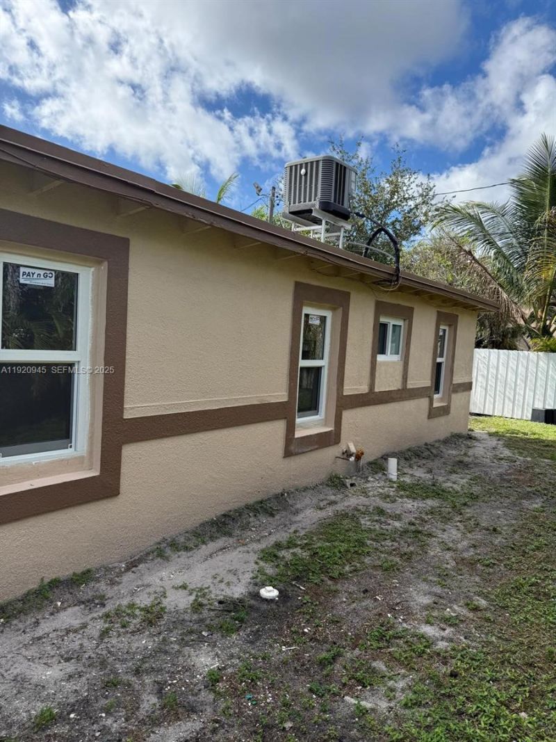 631 NW 17th Ave, Fort Lauderdale, FL 33311 Photo
