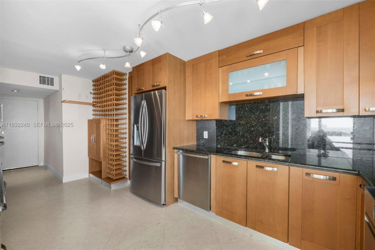 881 Ocean Dr, Unit 20A, Key Biscayne, FL 33149 Photo