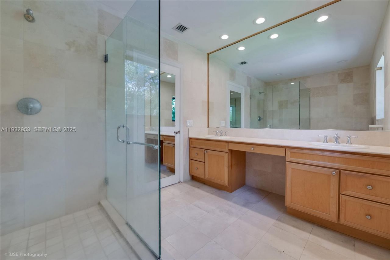 10700 Old Cutler Rd, Coral Gables, FL 33156 Photo