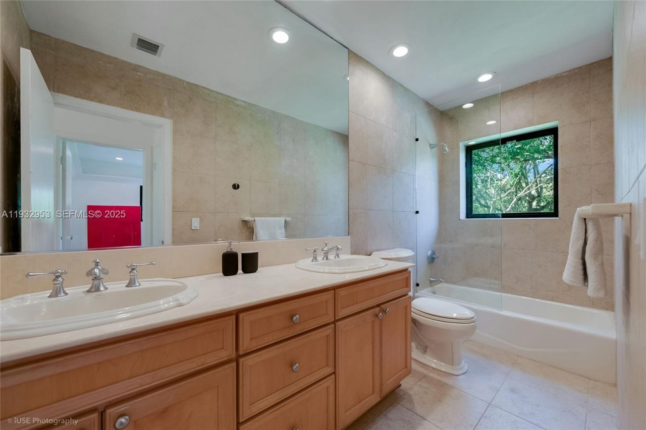 10700 Old Cutler Rd, Coral Gables, FL 33156 Photo