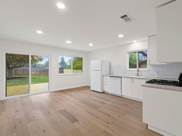 902 Warrington DR, Austin, TX 78753