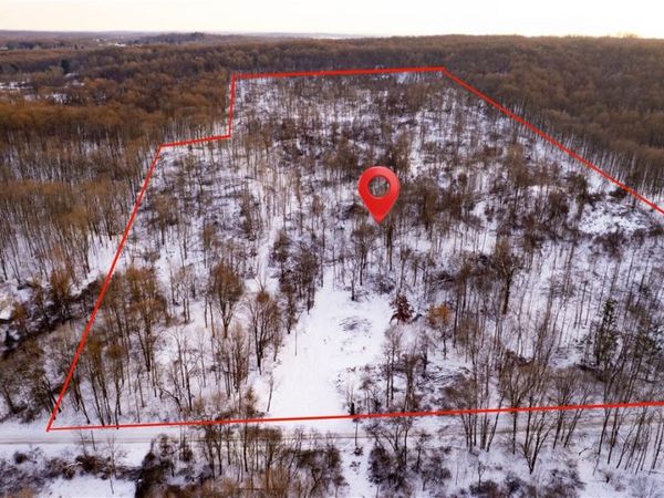 200 Griffin Rd, Sandy Lake, PA 16145