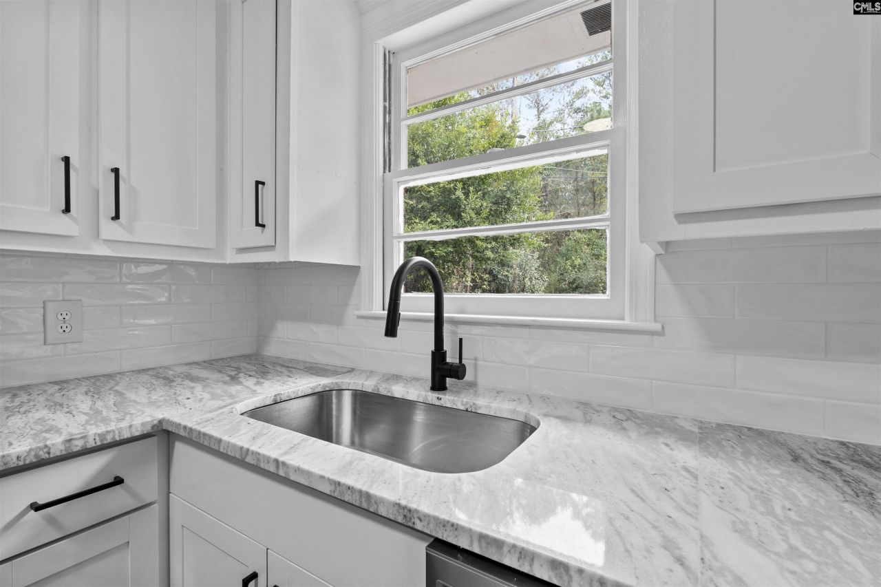 2529 Stonehenge Drive Photo 7