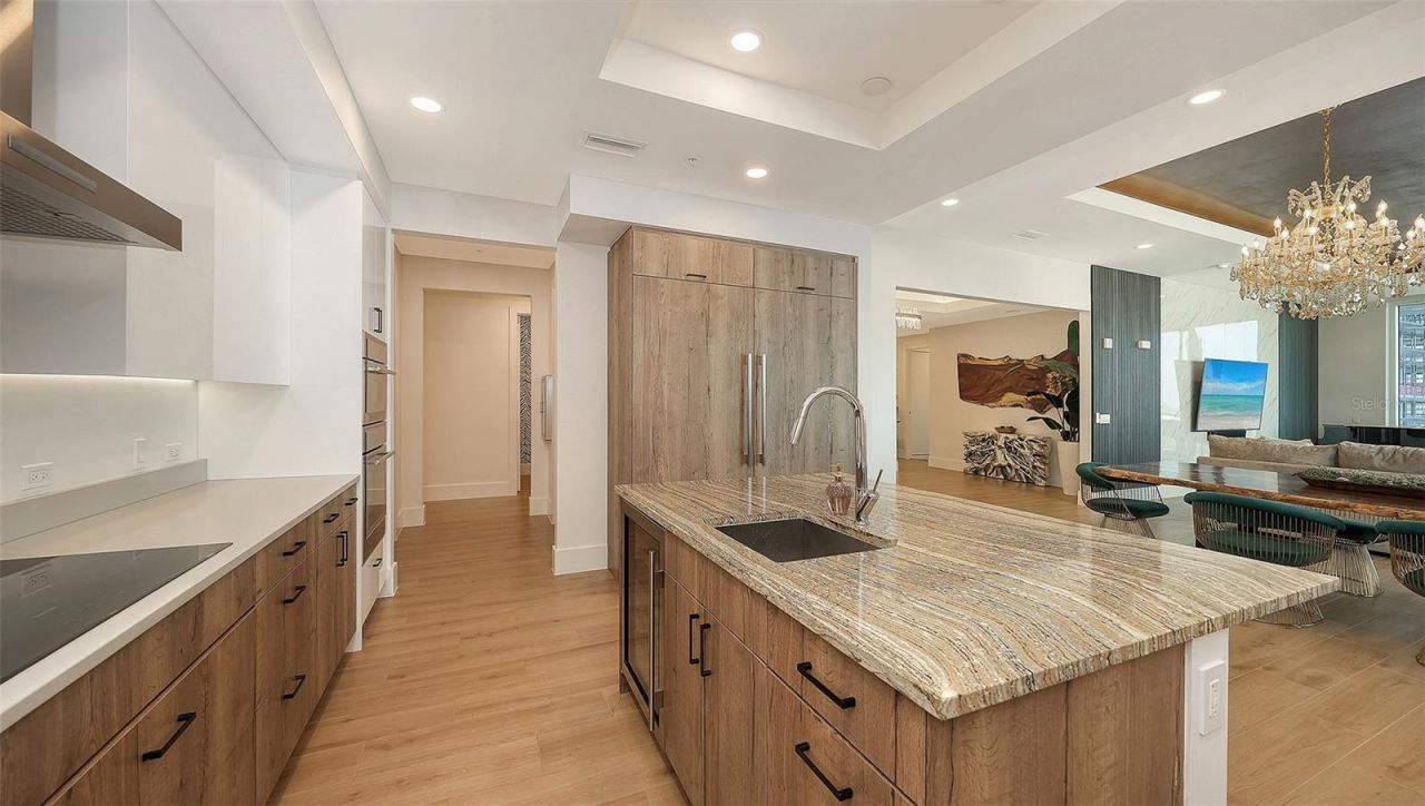 540 N Tamiami Trail, Unit 701, Sarasota, FL 34236 Photo