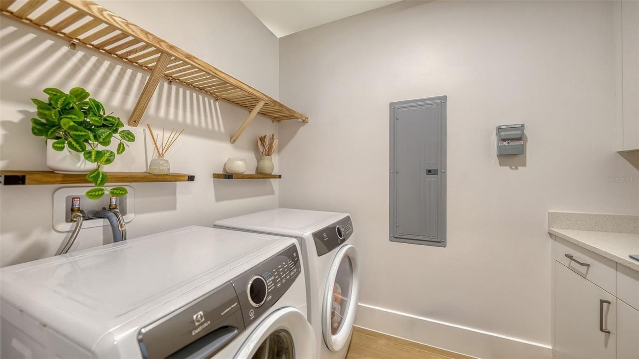 540 N Tamiami Trail, Unit 701, Sarasota, FL 34236 Photo