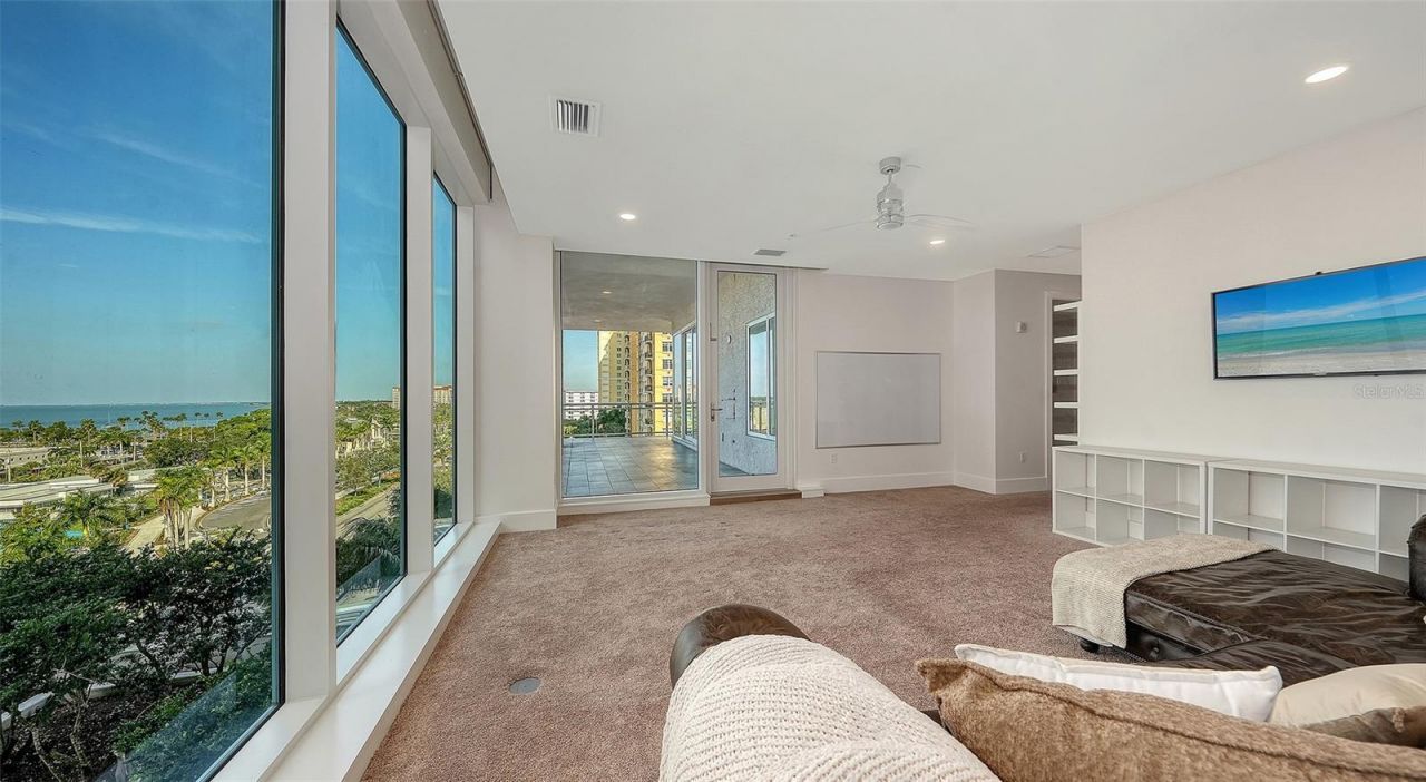 540 N Tamiami Trail, Unit 701, Sarasota, FL 34236 Photo