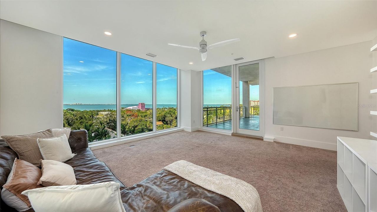 540 N Tamiami Trail, Unit 701, Sarasota, FL 34236 Photo