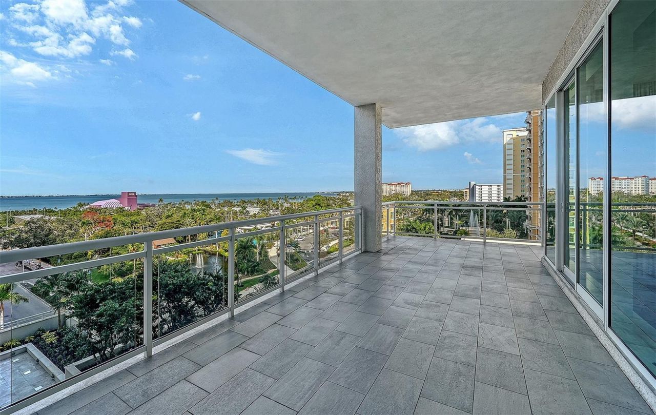 540 N Tamiami Trail, Unit 701, Sarasota, FL 34236 Photo
